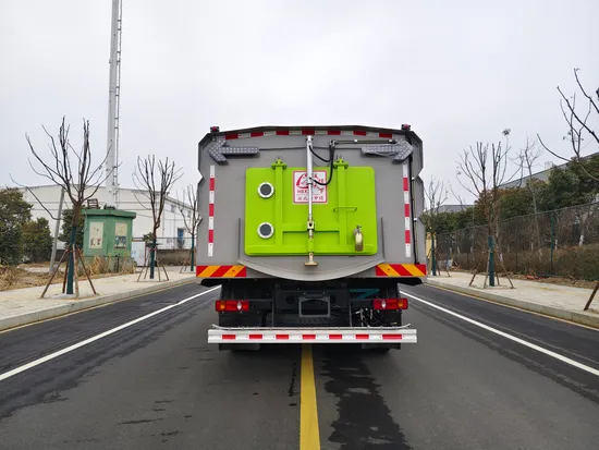 Advanced Road Sweeper Truck with 7cbm Water Tank for Sale