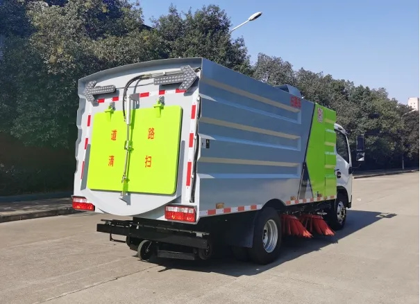 Dongfeng Street Machine 4X2 Road Sweeper Truck Vacuum Sweeper Vehicle