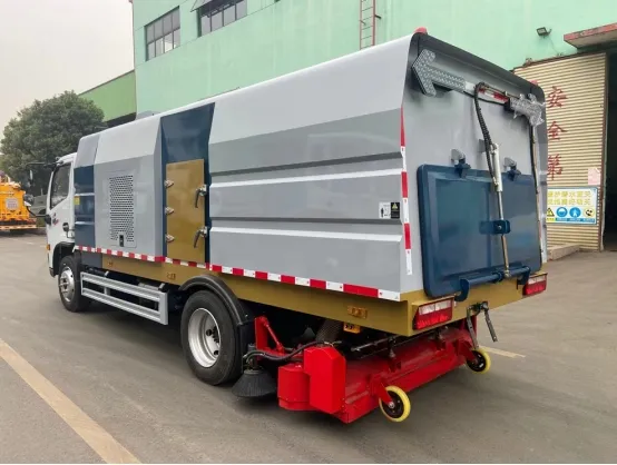 Efficient Water Tank Truck for Street Sweeping with 7cbm Capacity
