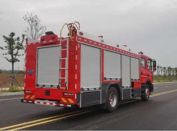 Reliable Firefighting Truck: Powerful Dongfeng Vehicle for Emergency Response