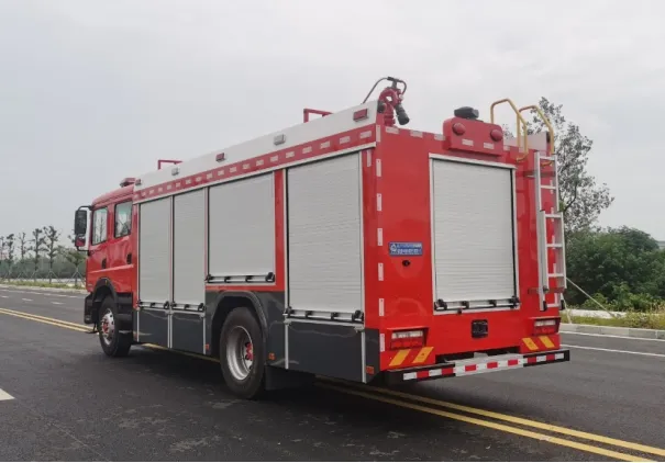 Robust Dongfeng Double Cab Fire Truck for Emergency Response