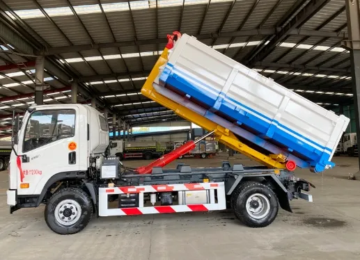 Heavy-Duty Hook-Arm Skip Loader Garbage Truck for Efficient Waste Collection