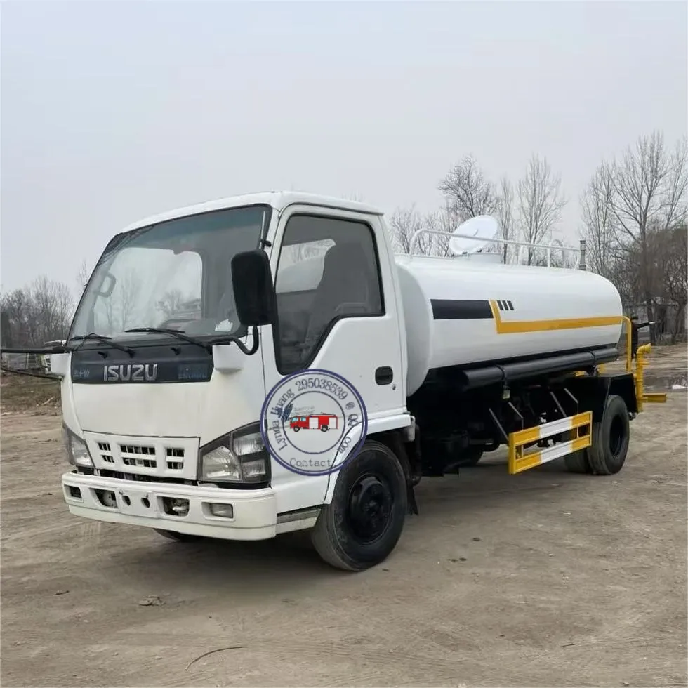 Versatile Isuzuu High-Capacity Water Truck 7cbm for Efficient Transport