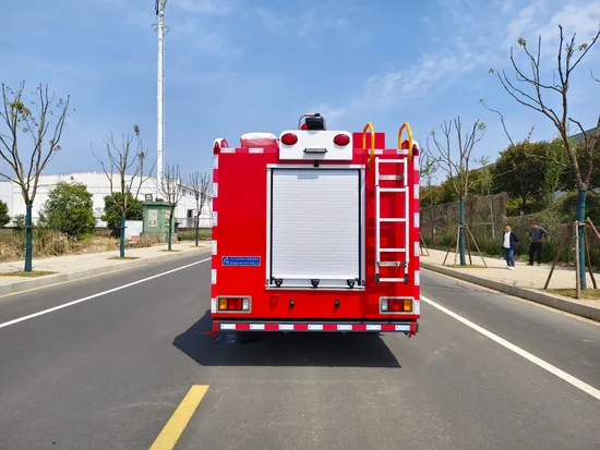 Isuzuuu Fire Truck