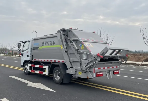Heavy-Duty 5cbm Garbage Compactor Truck for Efficient Waste Management